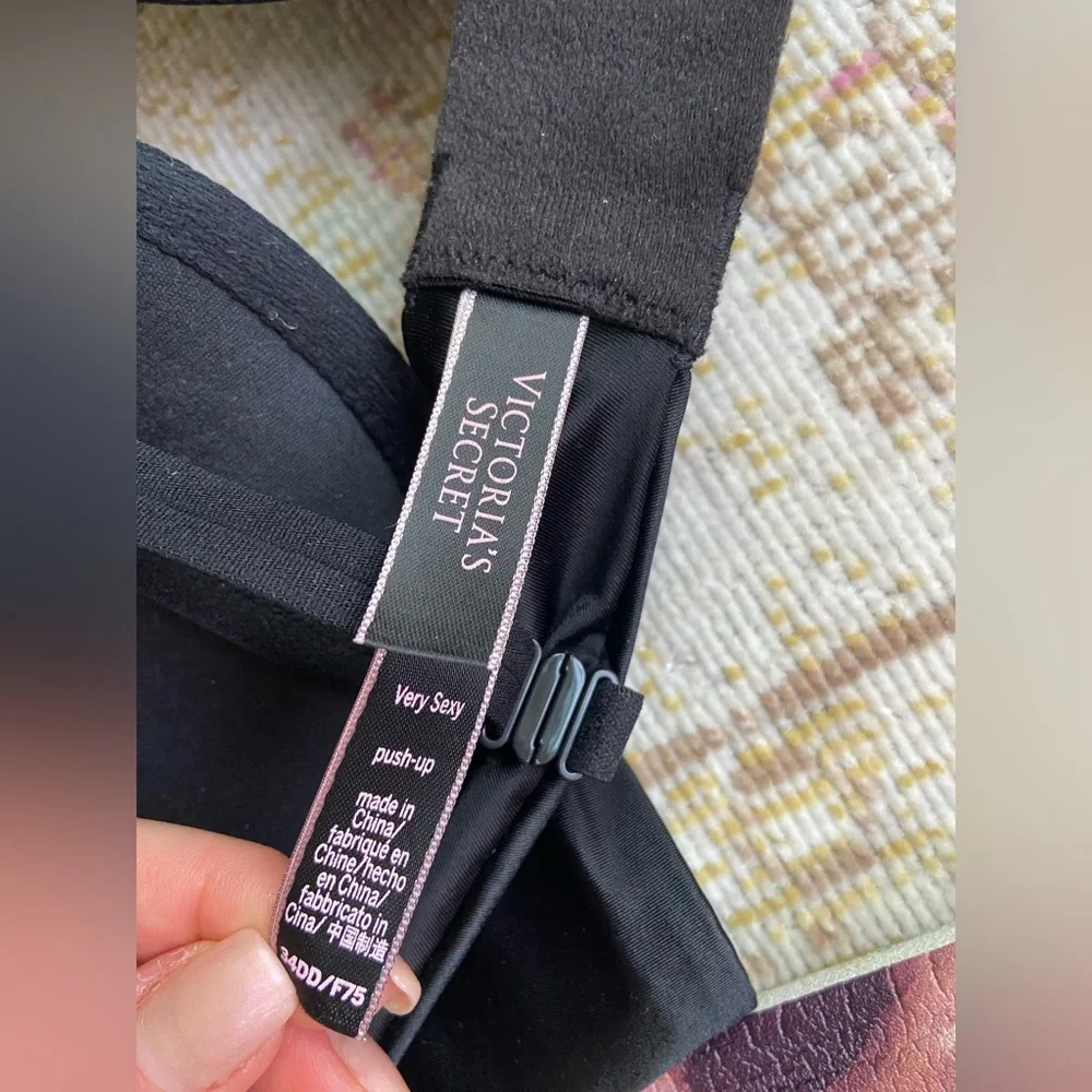 Victorias Secret Black Very Sexy Push Up 34DD - Picture 6 of 9